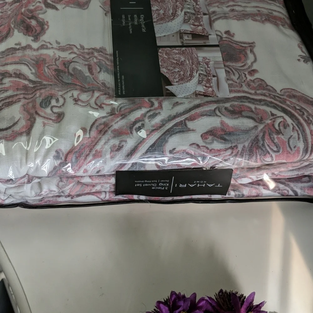 Tahari King Size Duvet 3pc Set Medallions Scrolls